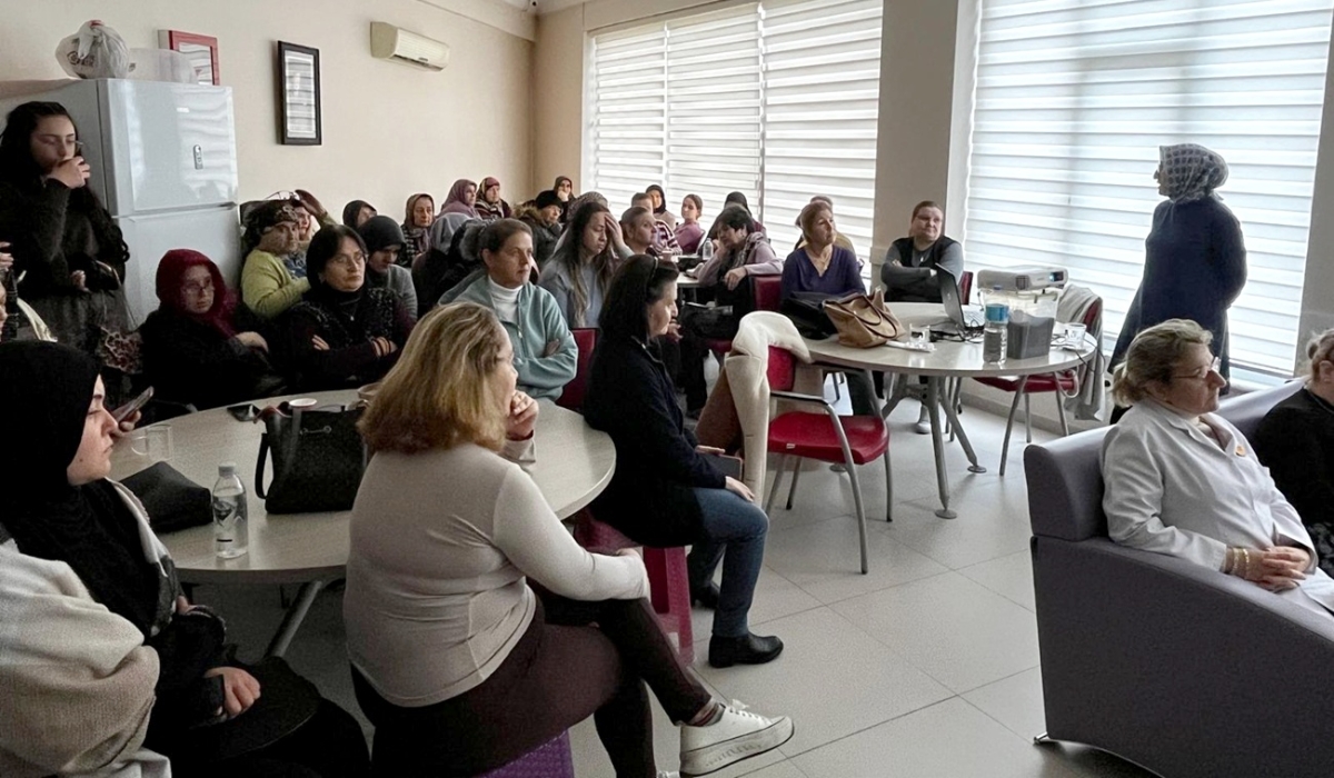 Gelibolu'da SODAM kursiyerlerine çocuk ve ergen sağlığı eğitimi verildi